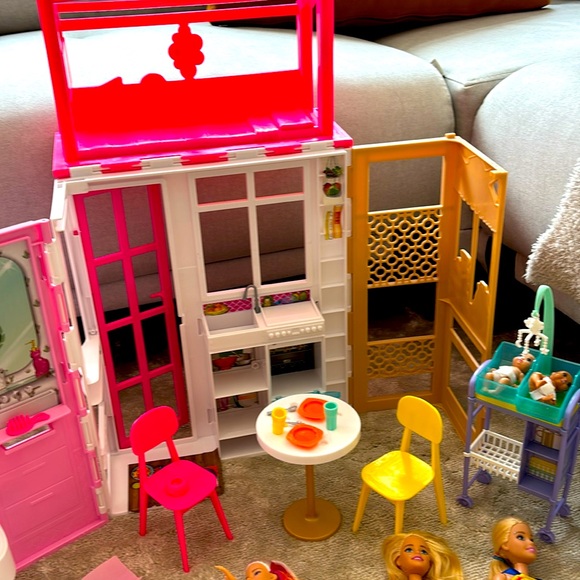 Barbie Other - Barbie playhouse bundle